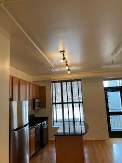 6 E Monroe Street Unit: 1404