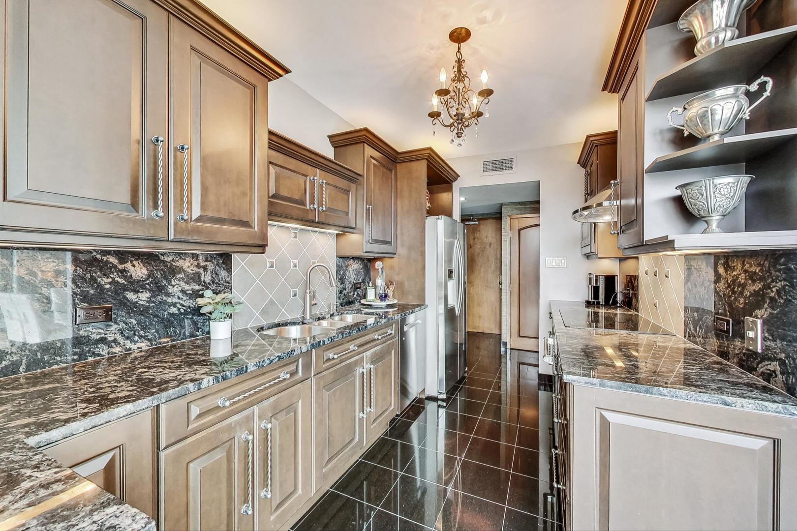 1530 N Dearborn Parkway Unit: 12S