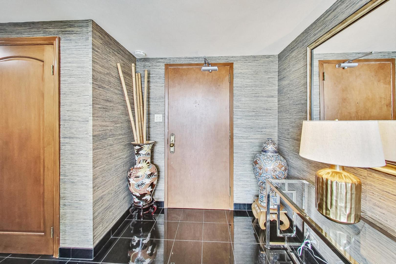 1530 N Dearborn Parkway Unit: 12S