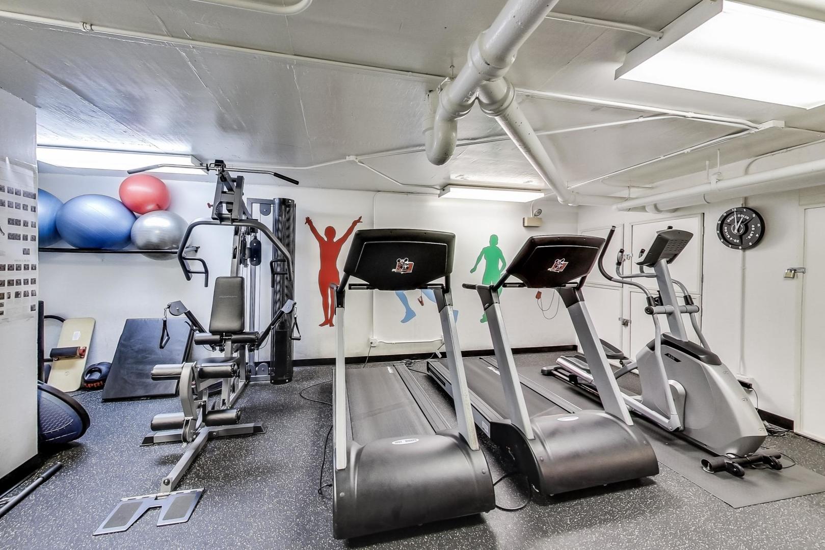 1530 N Dearborn Parkway Unit: 12S