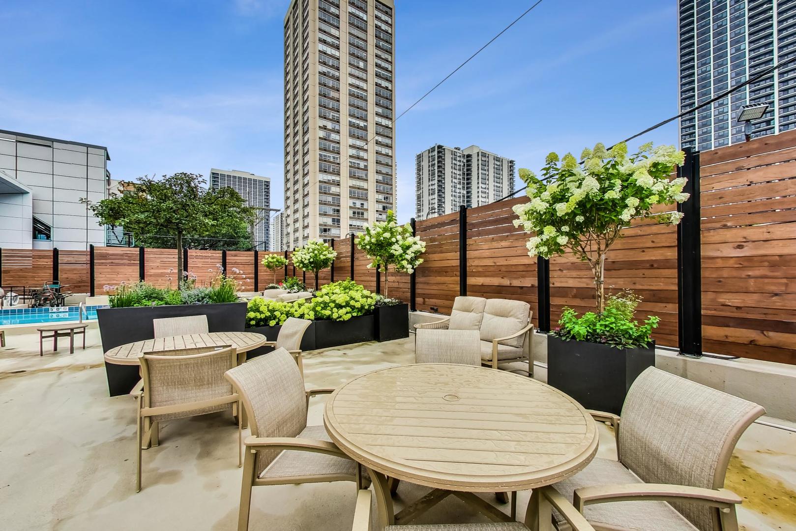 1530 N Dearborn Parkway Unit: 12S