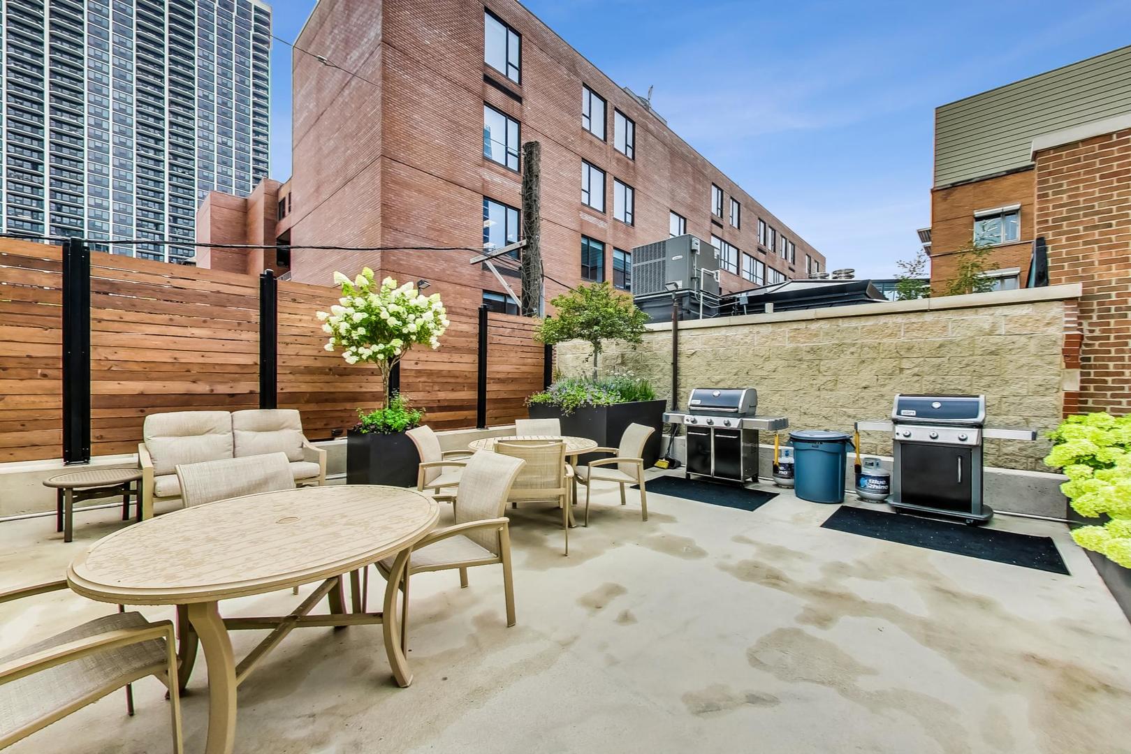 1530 N Dearborn Parkway Unit: 12S