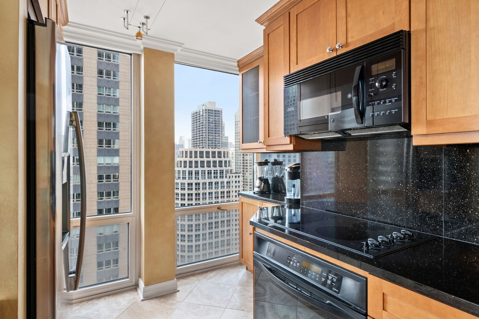 111 E Chestnut Street Unit: 39K
