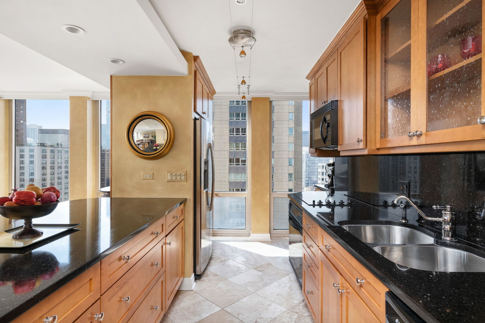 111 E Chestnut Street Unit: 39K