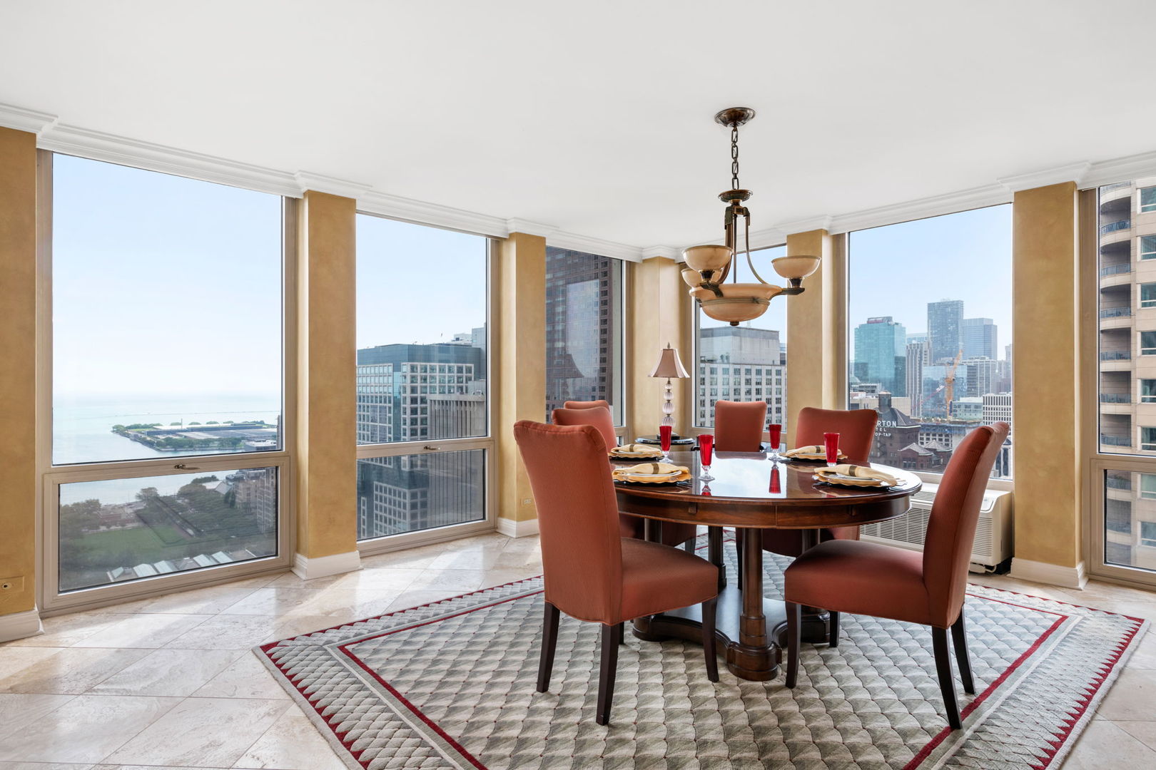 111 E Chestnut Street Unit: 39K