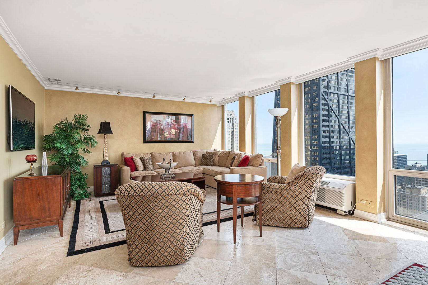 111 E Chestnut Street Unit: 39K