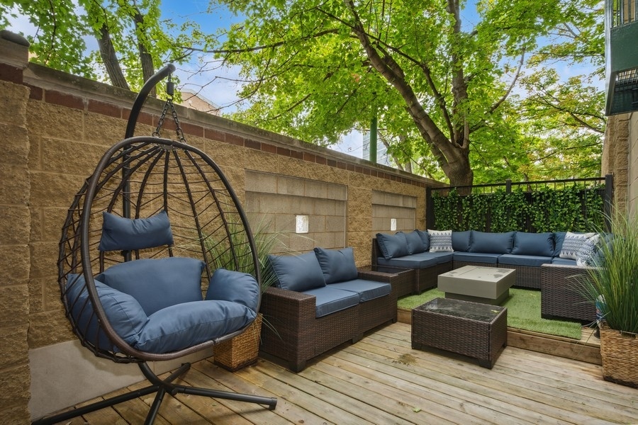 1610 N Mohawk Street Unit: D