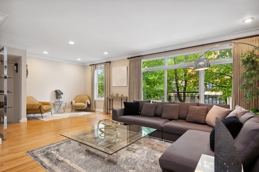 1610 N Mohawk Street Unit: D