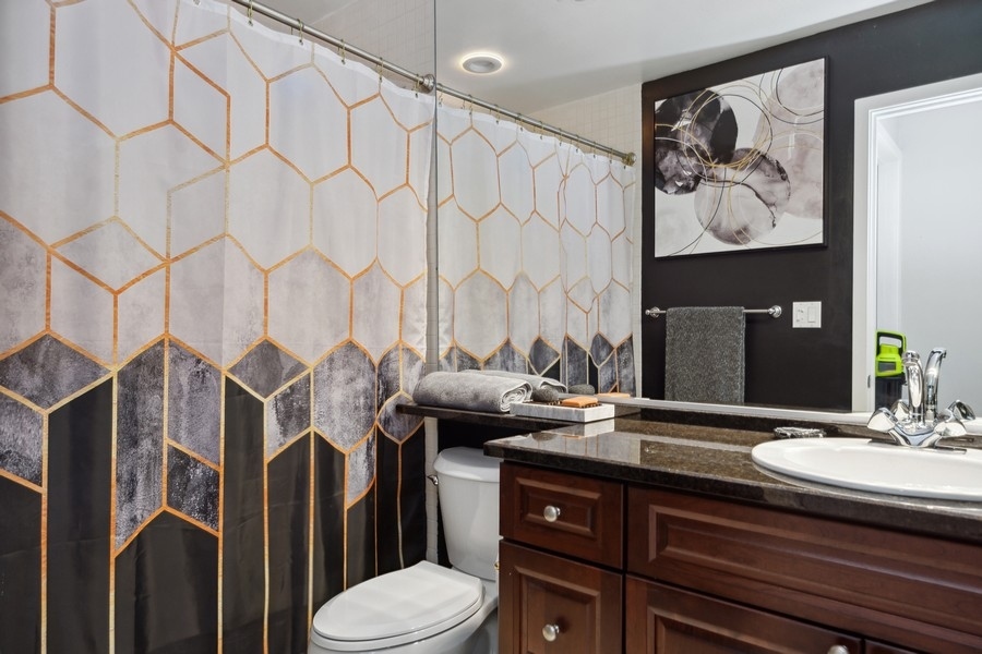 1610 N Mohawk Street Unit: D