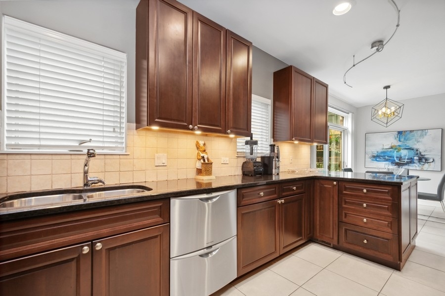 1610 N Mohawk Street Unit: D