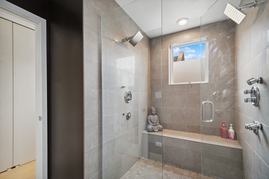 1610 N Mohawk Street Unit: D