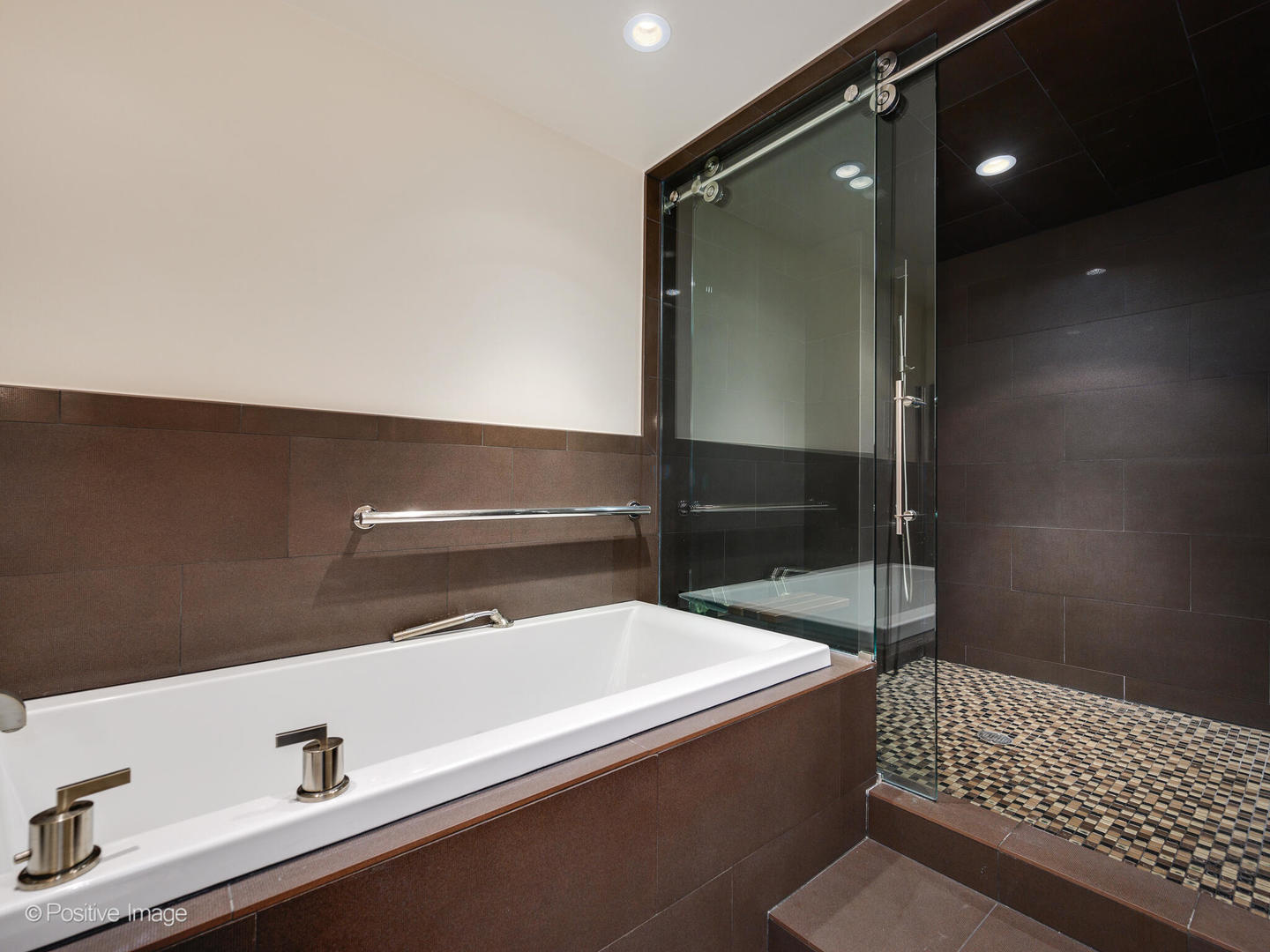 1030 N STATE Street Unit: 14EF