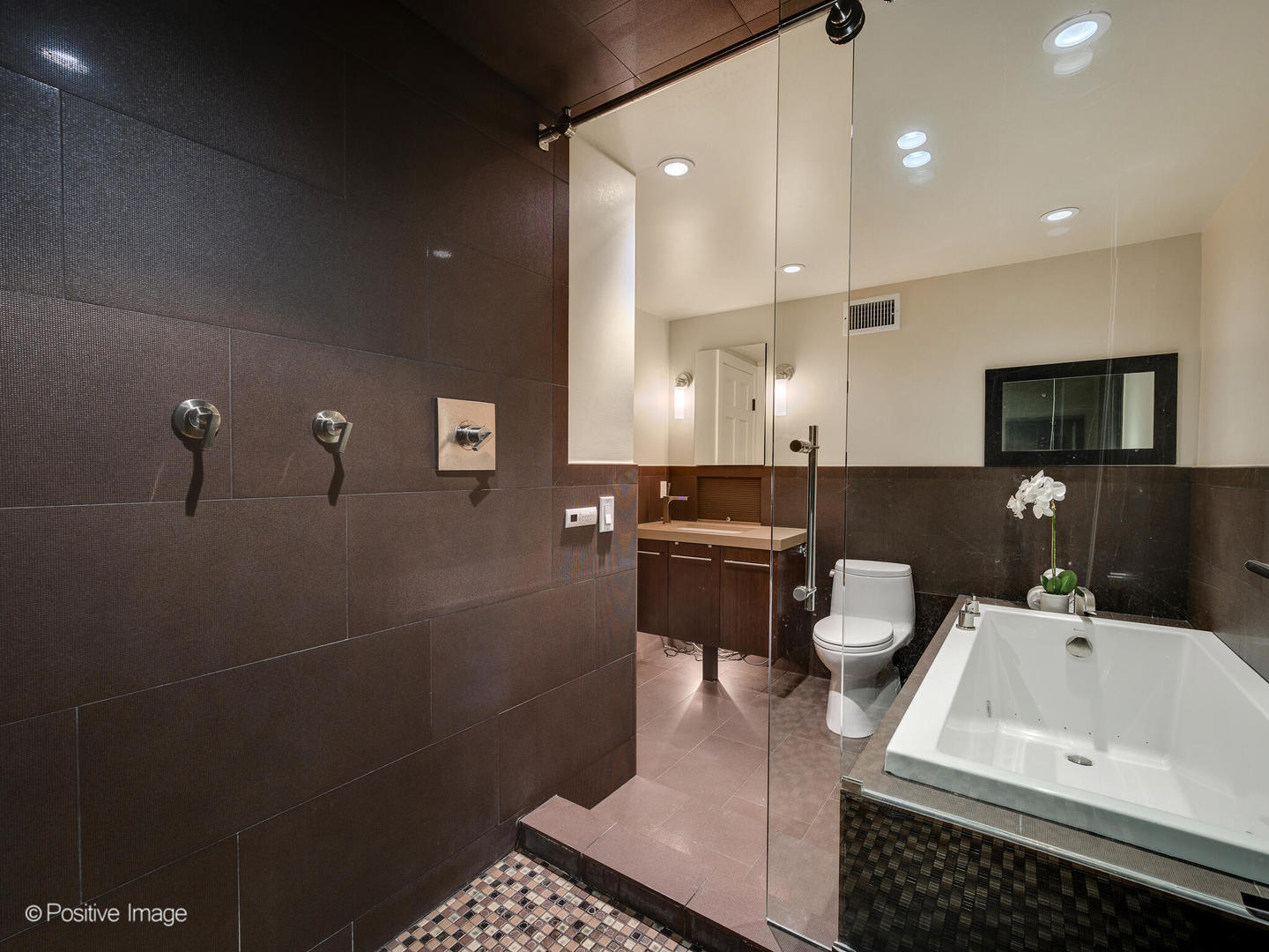 1030 N STATE Street Unit: 14EF