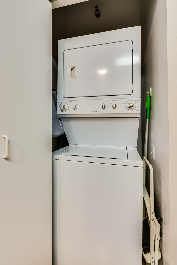 600 N Kingsbury Street Unit: 1614