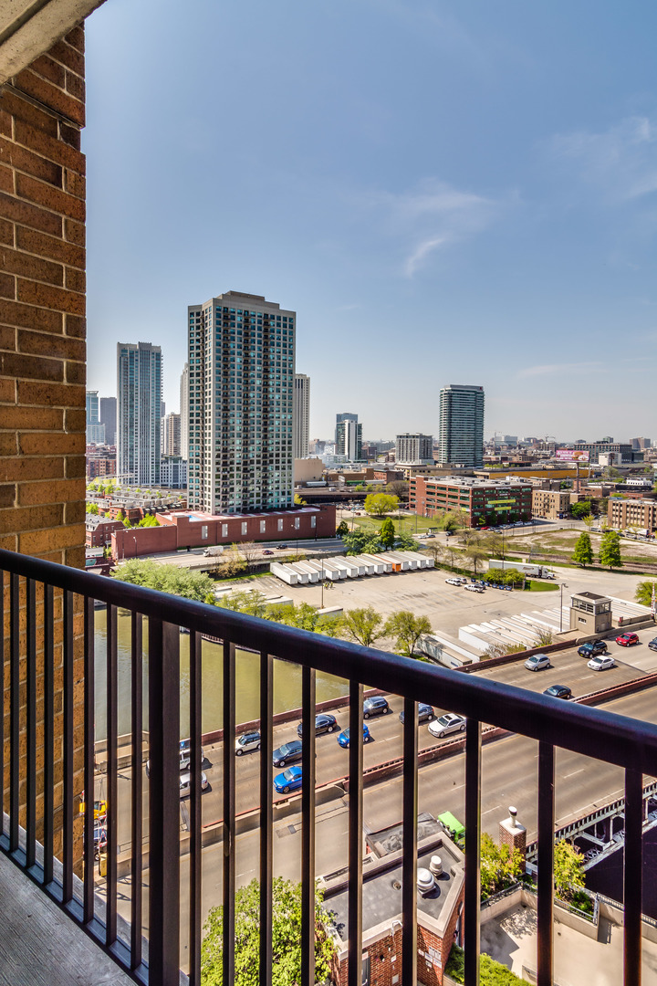 600 N Kingsbury Street Unit: 1614