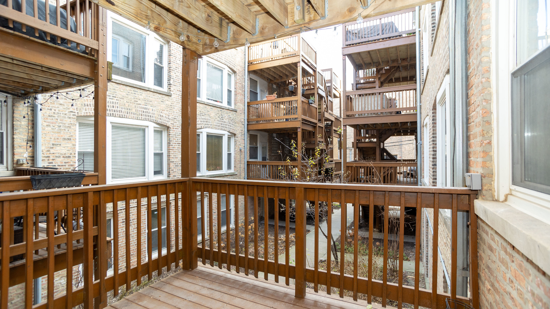 7029 N GREENVIEW Avenue Unit: 1S