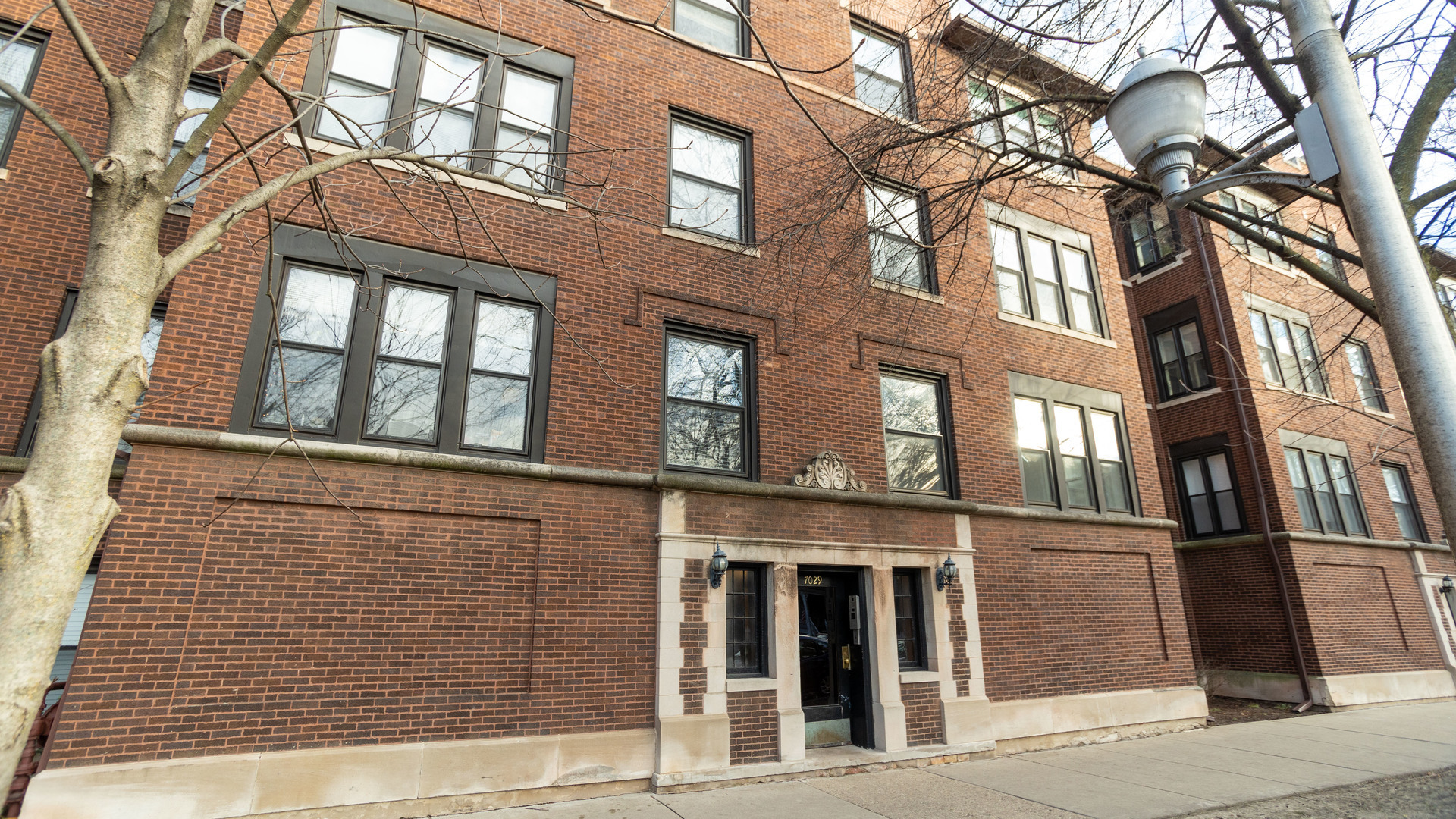 7029 N GREENVIEW Avenue Unit: 1S