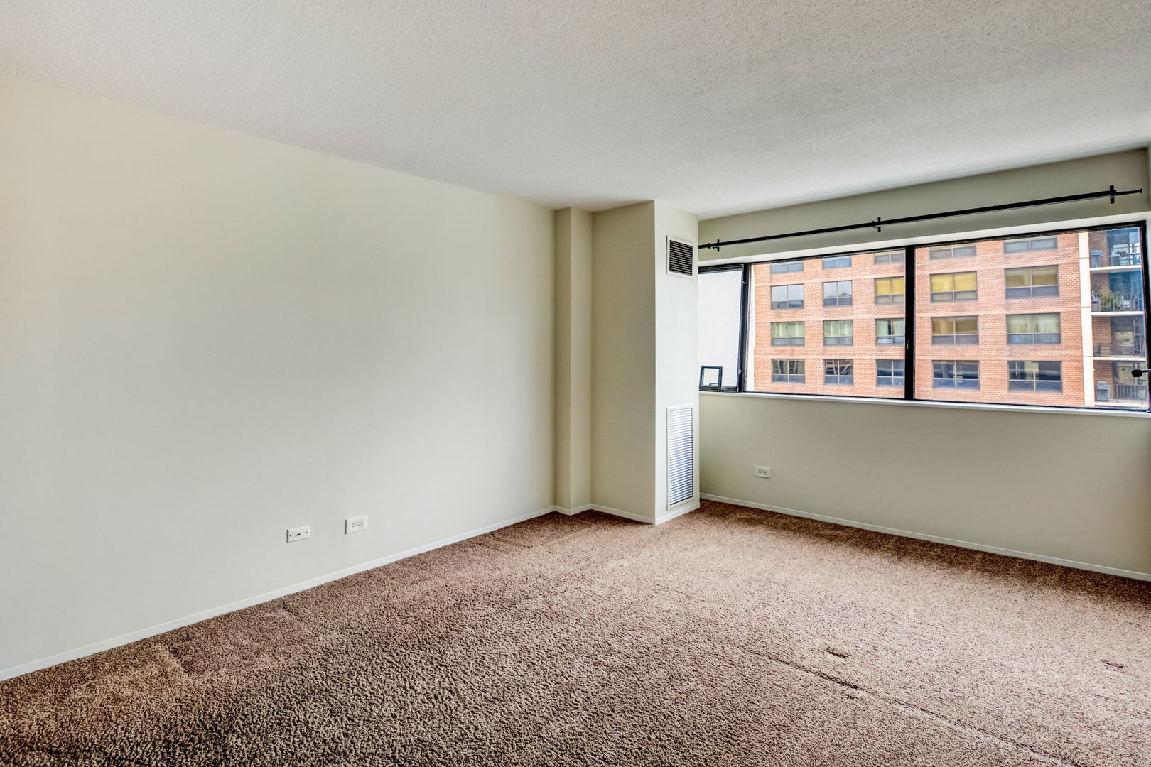 1415 N Dearborn Street Unit: 21B