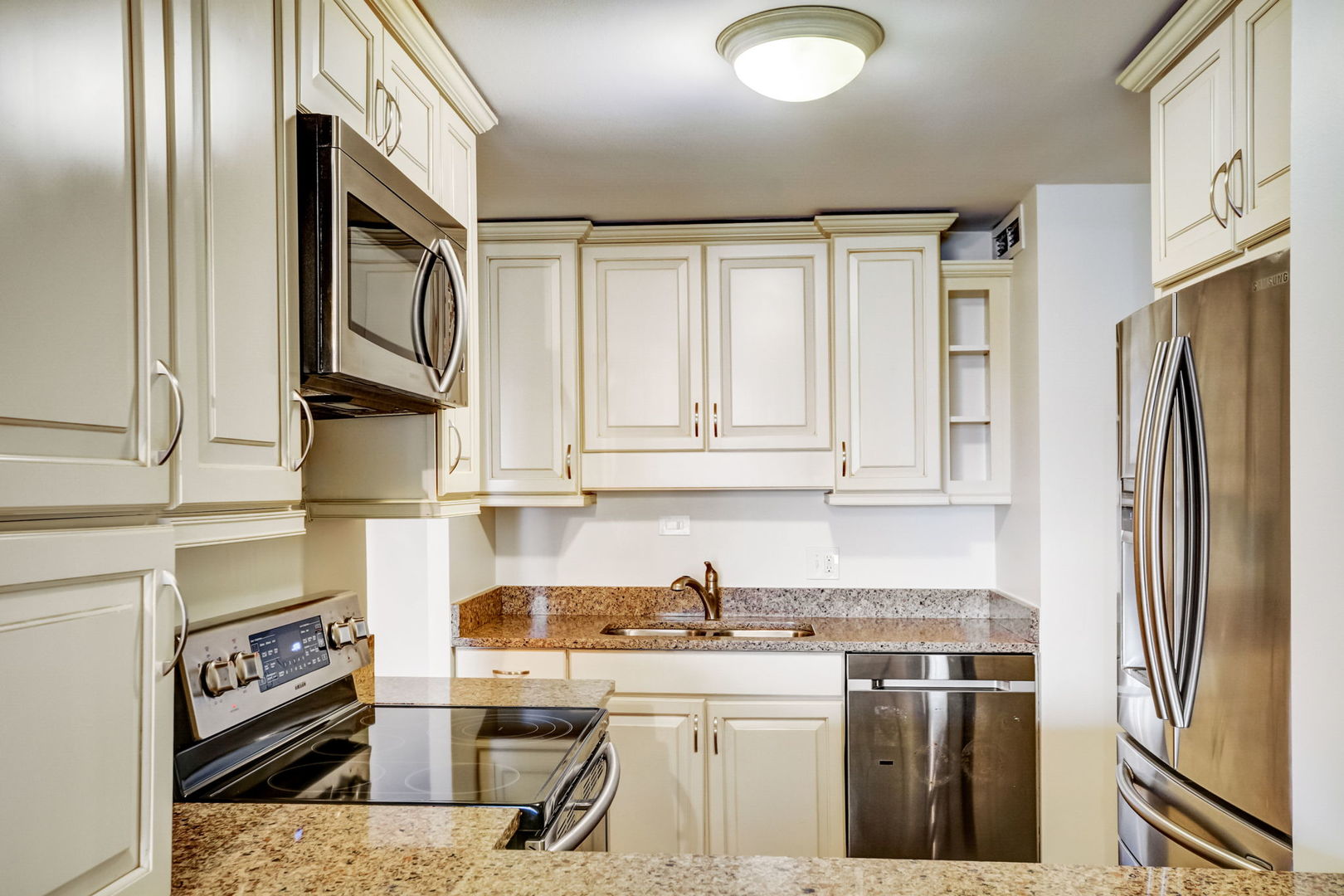 1415 N Dearborn Street Unit: 21B