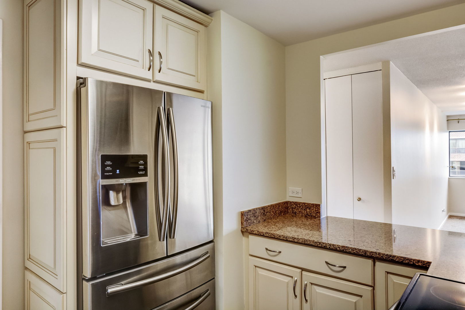 1415 N Dearborn Street Unit: 21B