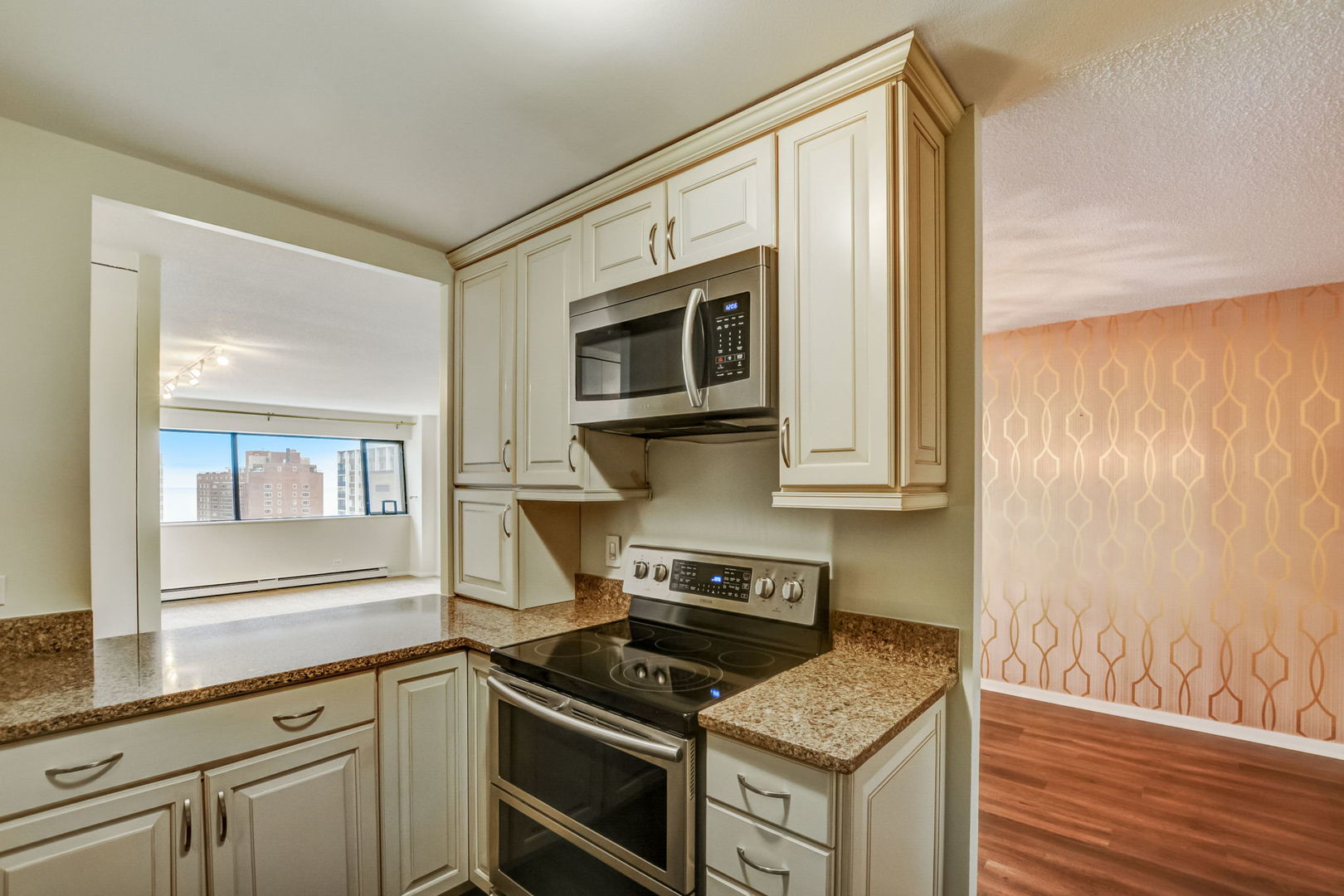 1415 N Dearborn Street Unit: 21B