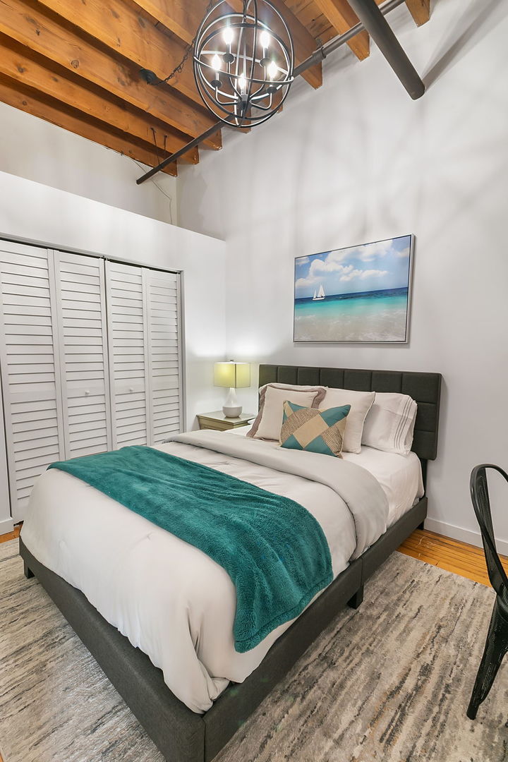 711 S Dearborn Street Unit: 800