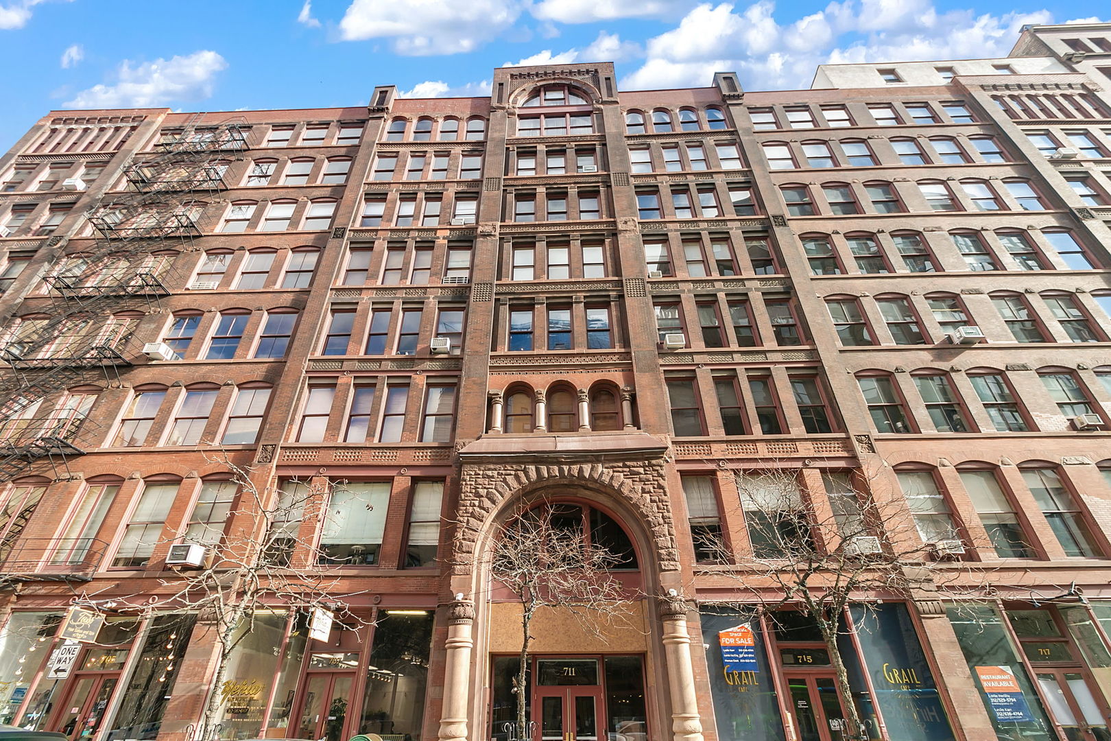 711 S Dearborn Street Unit: 800