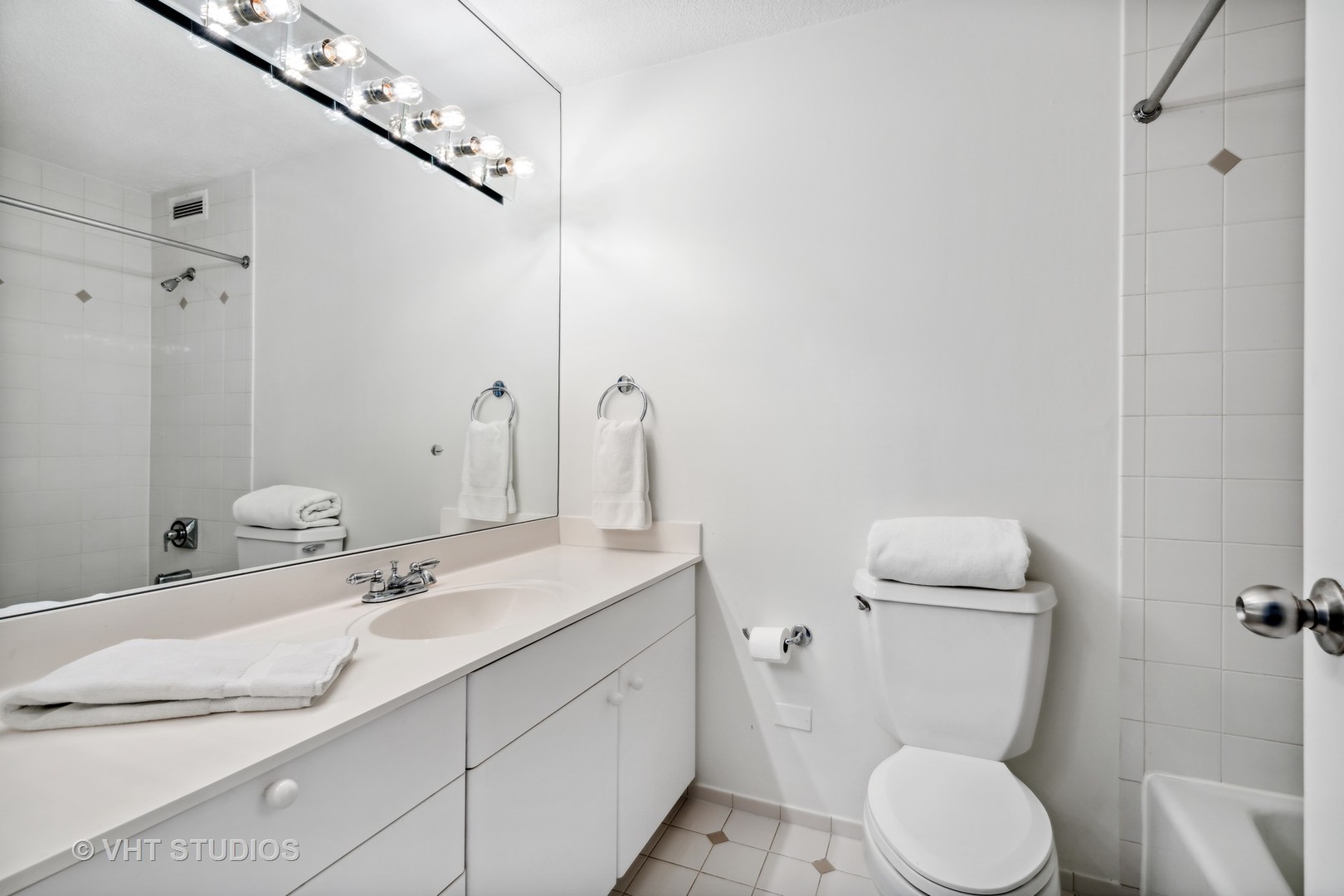 1313 N RITCHIE Court Unit: 1304