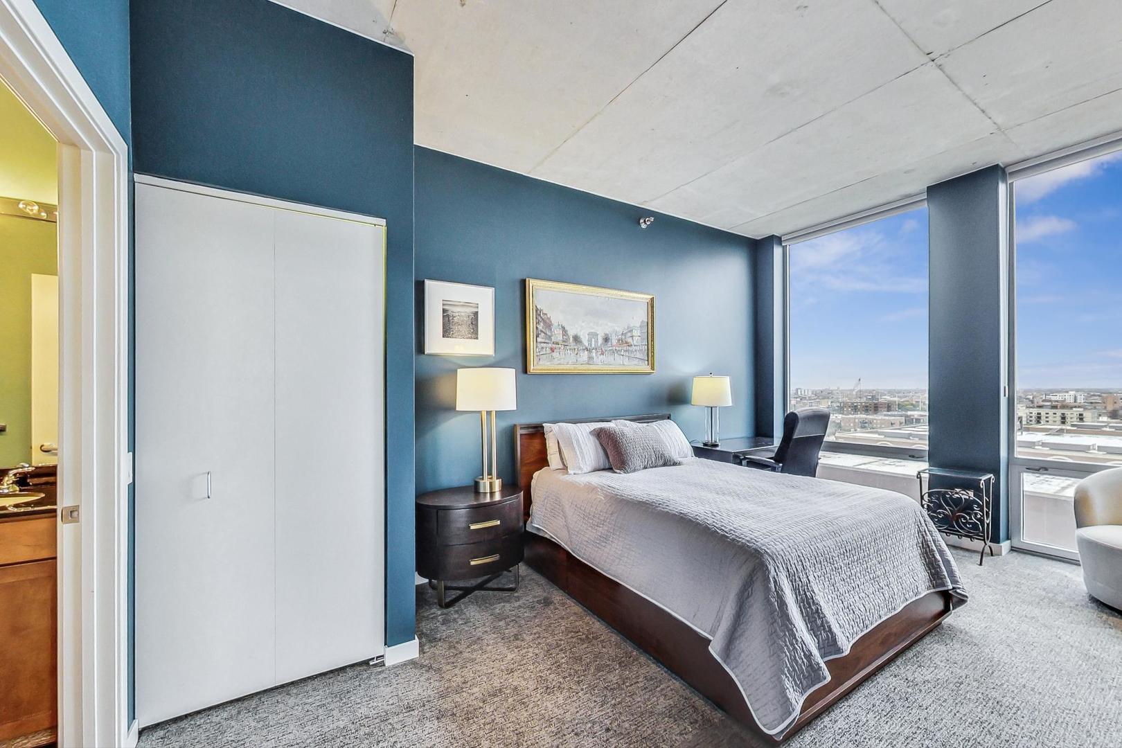 720 N Larrabee Street Unit: 1213