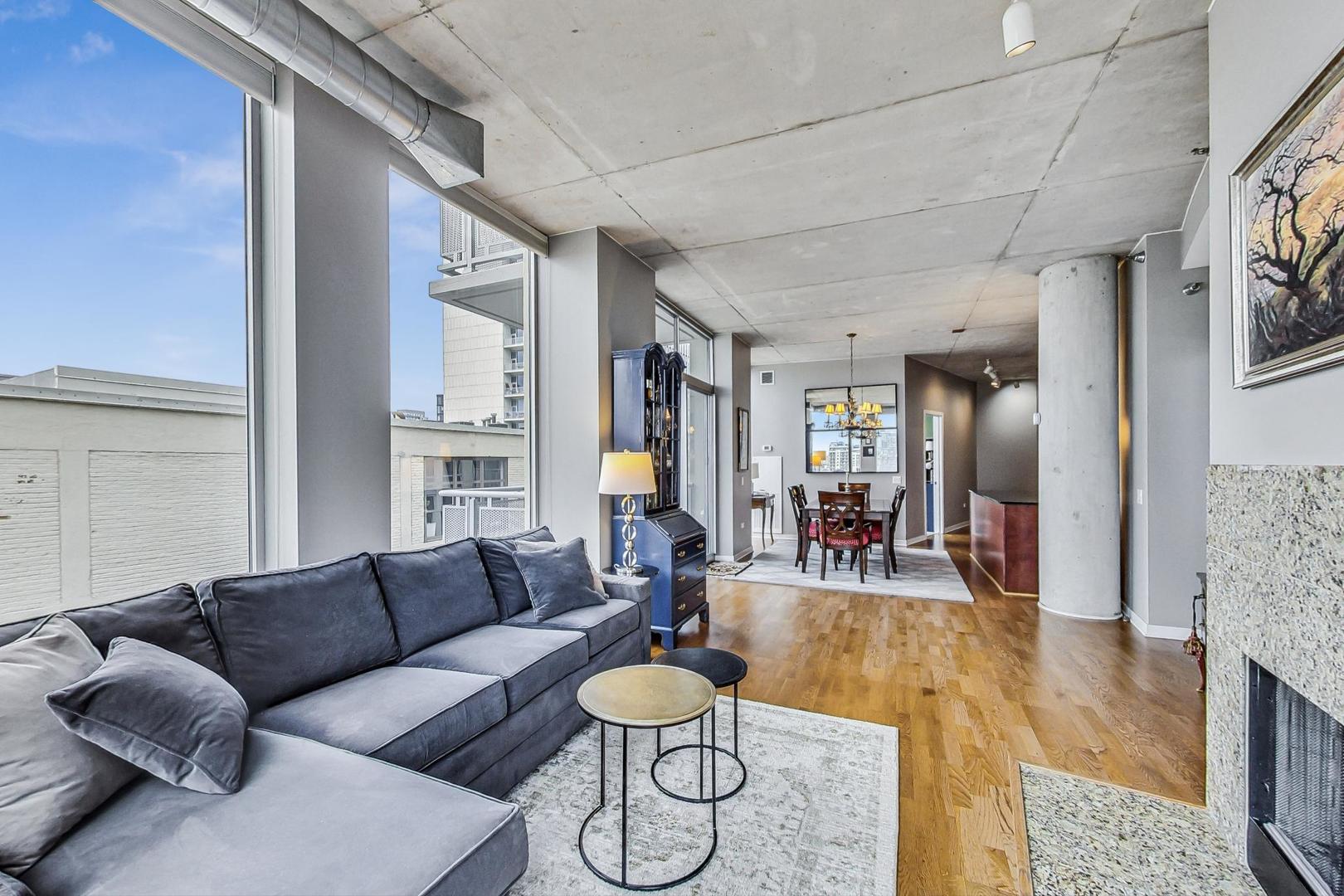 720 N Larrabee Street Unit: 1213