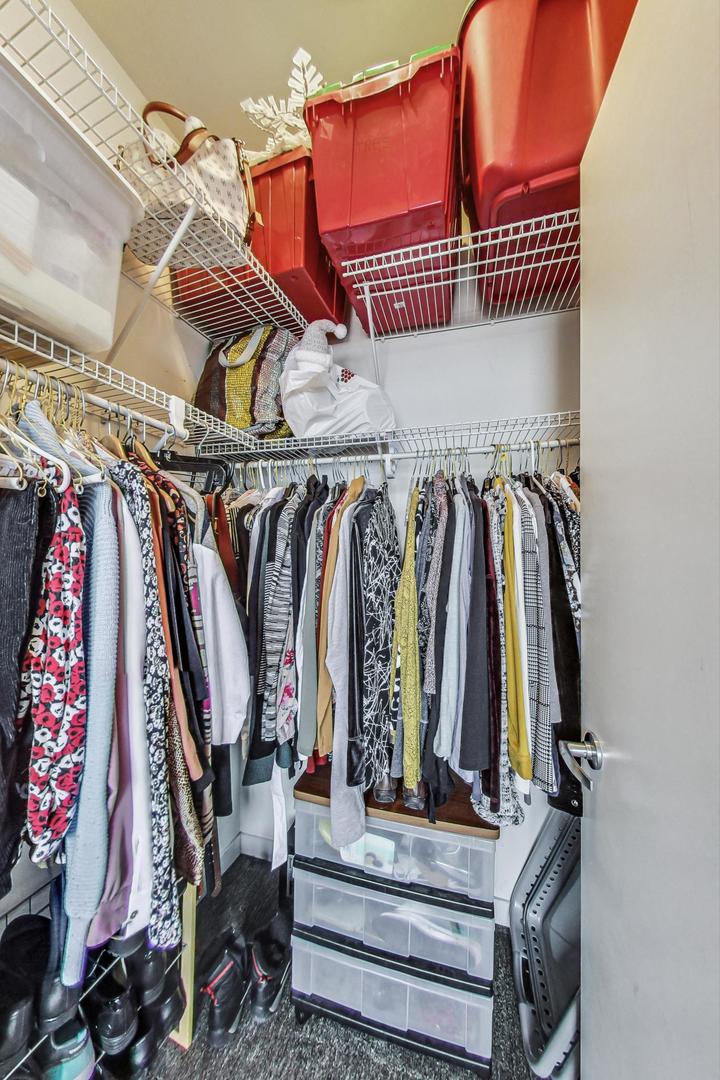 720 N Larrabee Street Unit: 1213