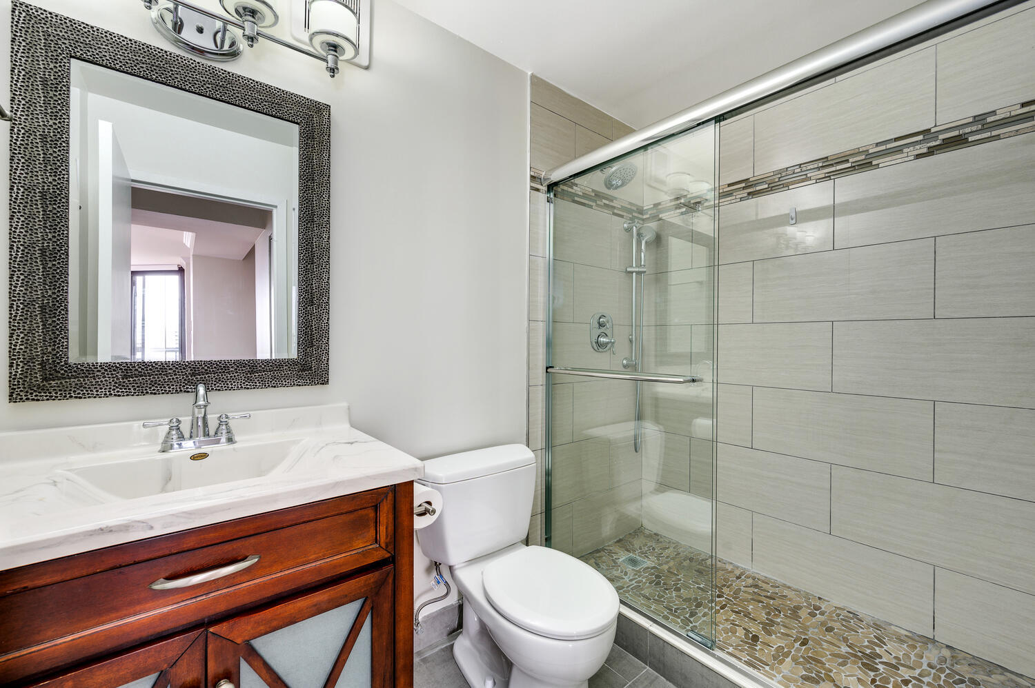 33 W DELAWARE Place Unit: 12K