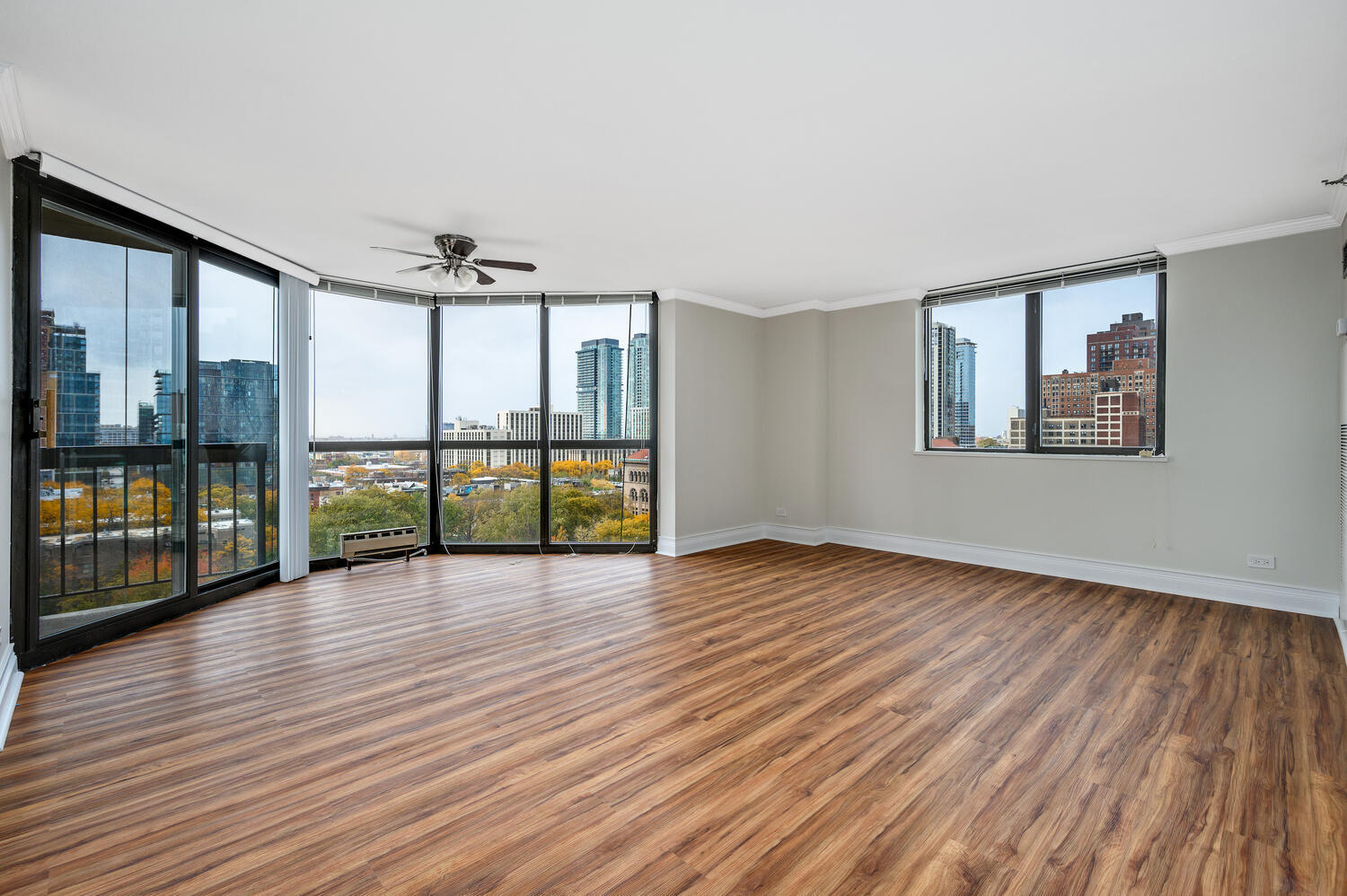 33 W DELAWARE Place Unit: 12K