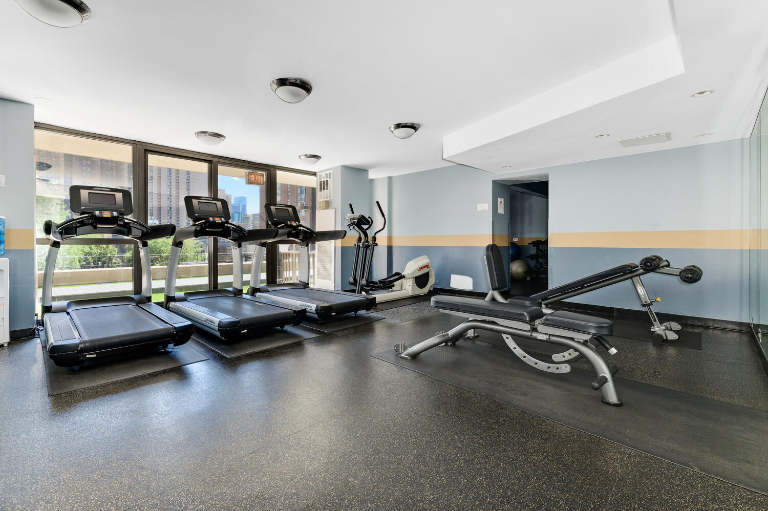 33 W DELAWARE Place Unit: 12K