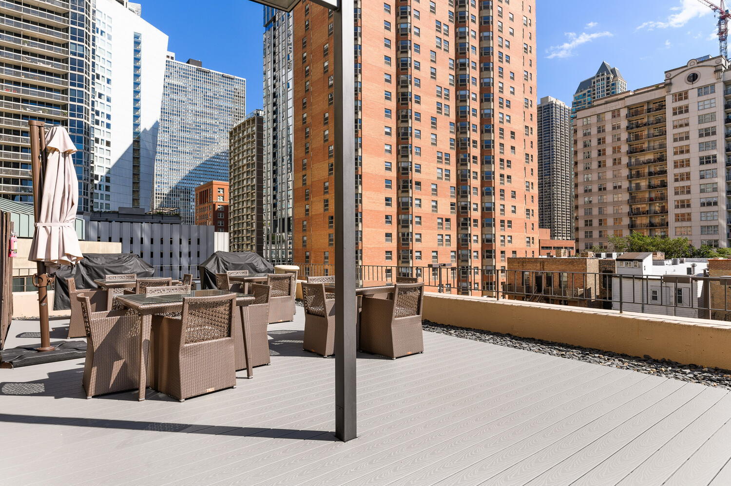 33 W DELAWARE Place Unit: 12K