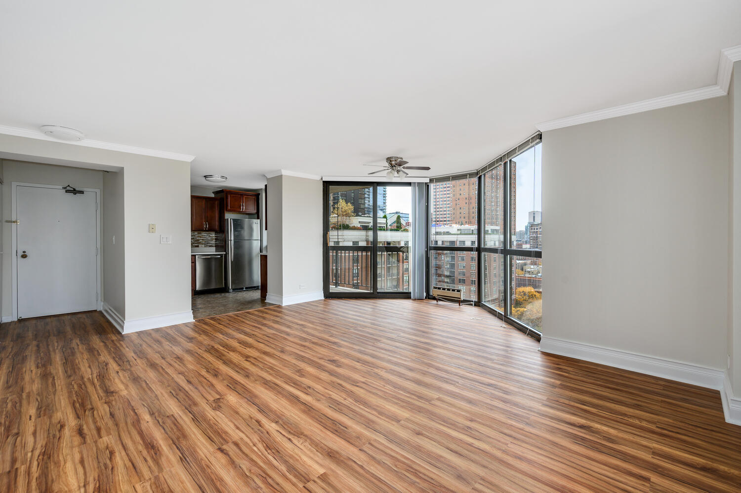 33 W DELAWARE Place Unit: 12K