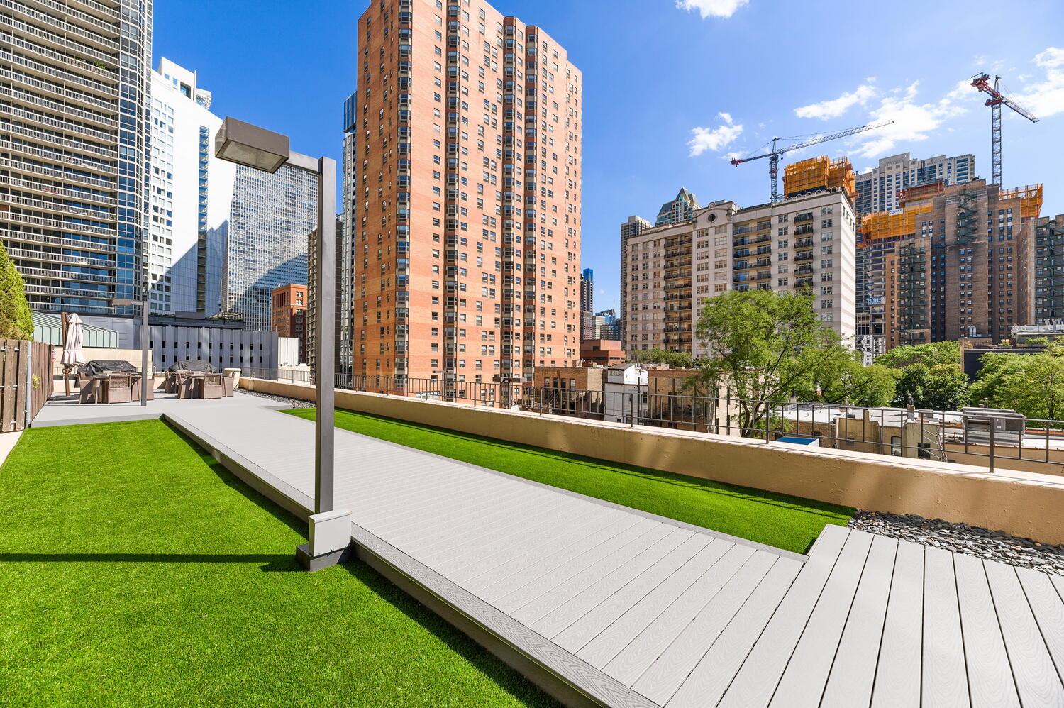 33 W DELAWARE Place Unit: 12K