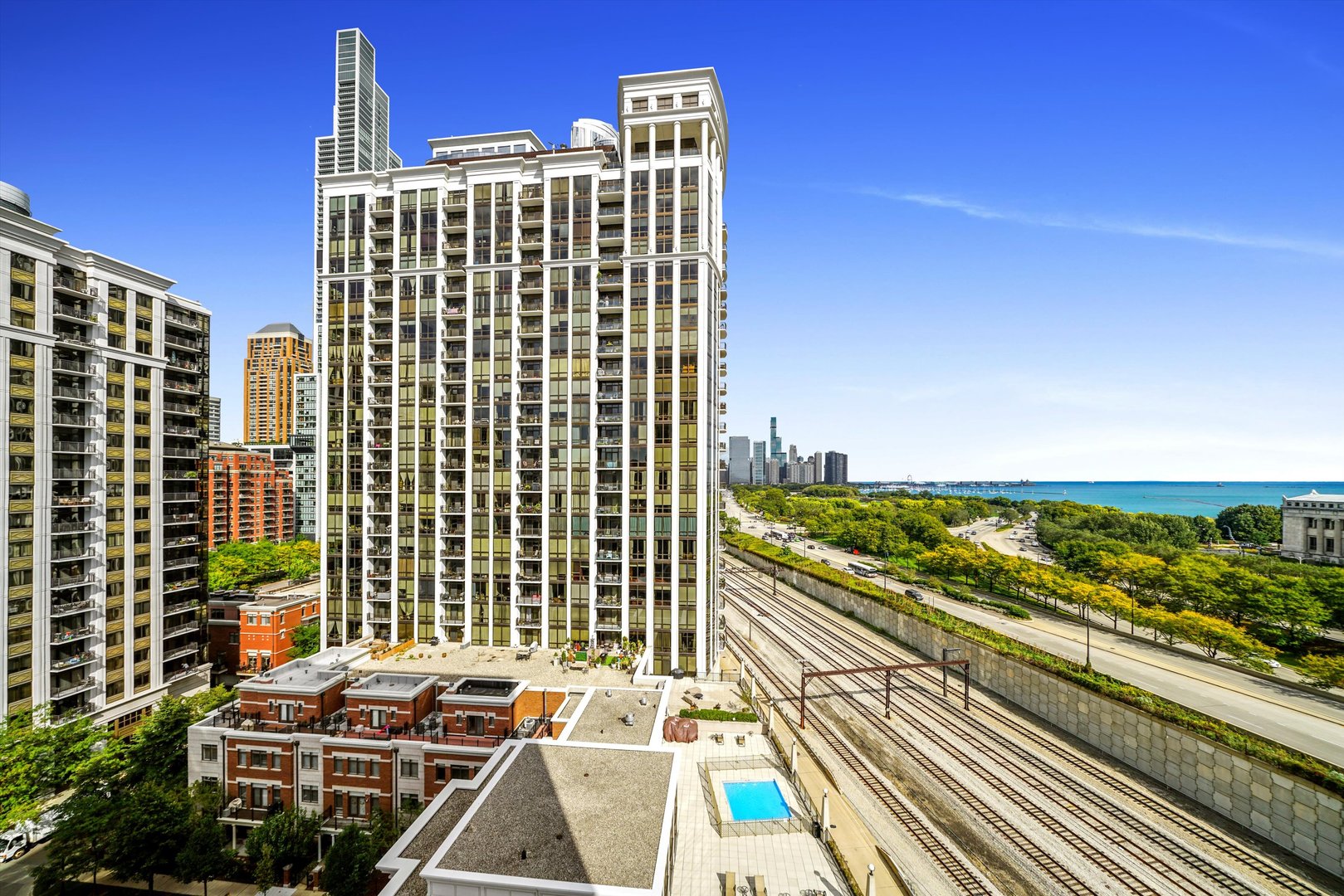 1335 S PRAIRIE Avenue Unit: 1201