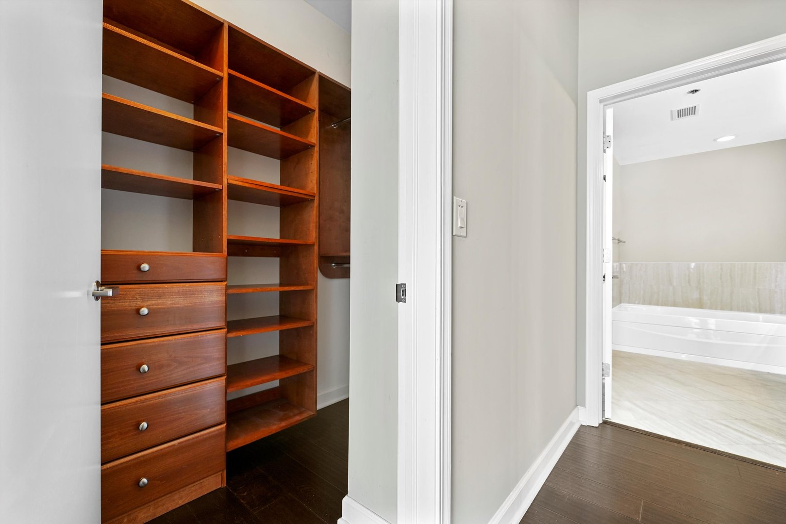 1335 S PRAIRIE Avenue Unit: 1201