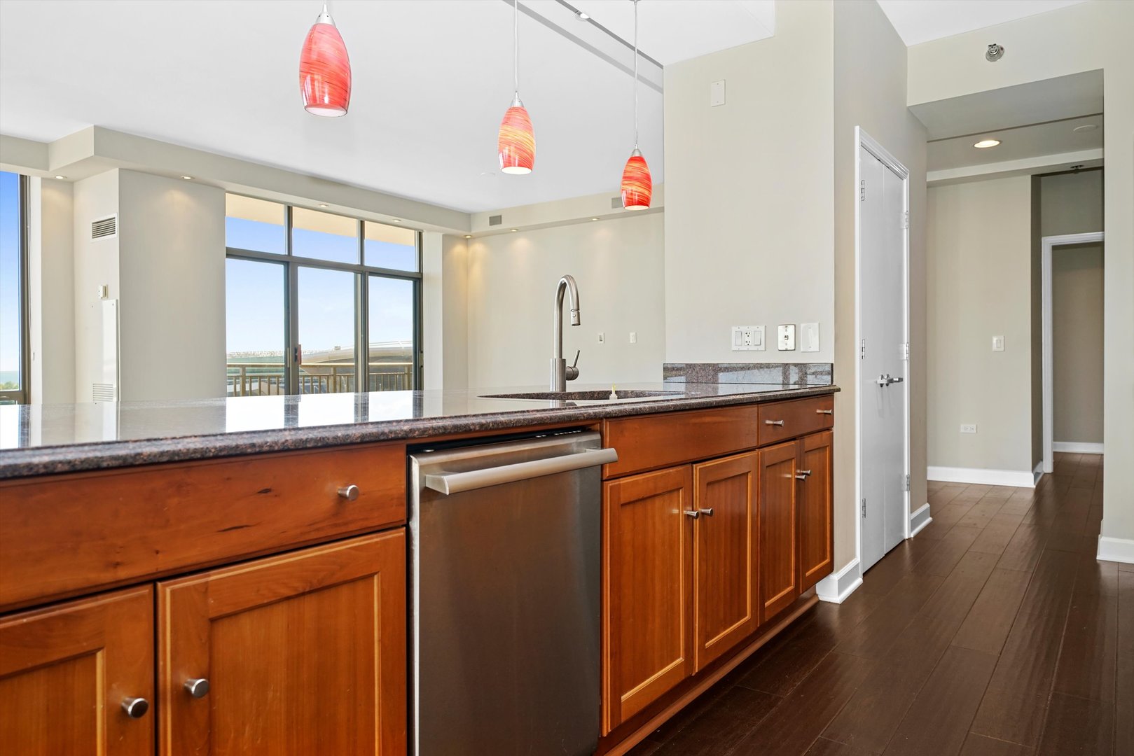 1335 S PRAIRIE Avenue Unit: 1201