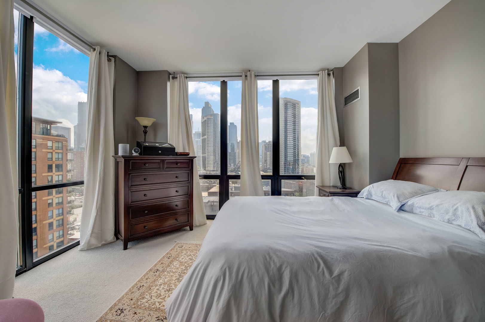435 W Erie Street Unit: 1701
