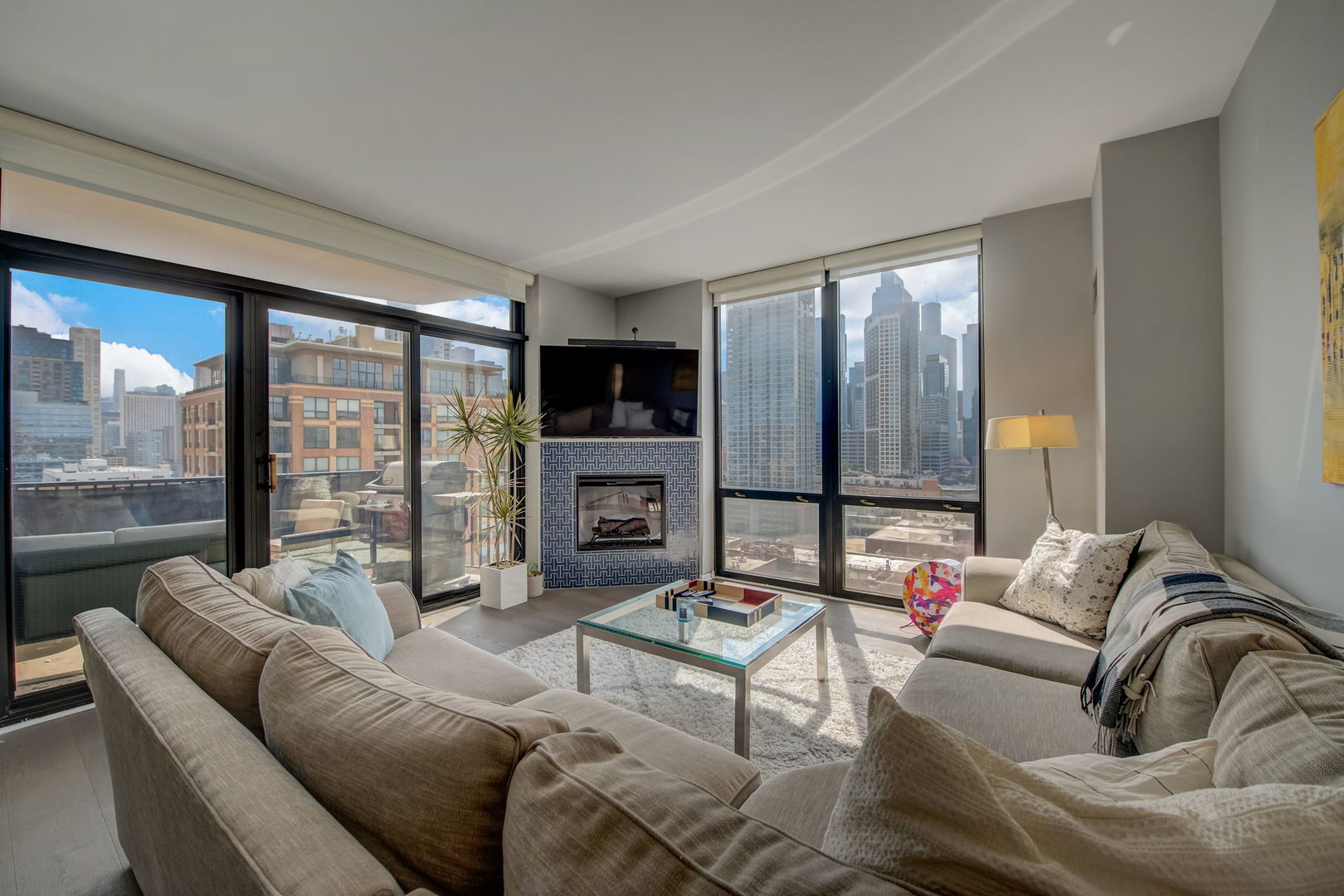435 W Erie Street Unit: 1701