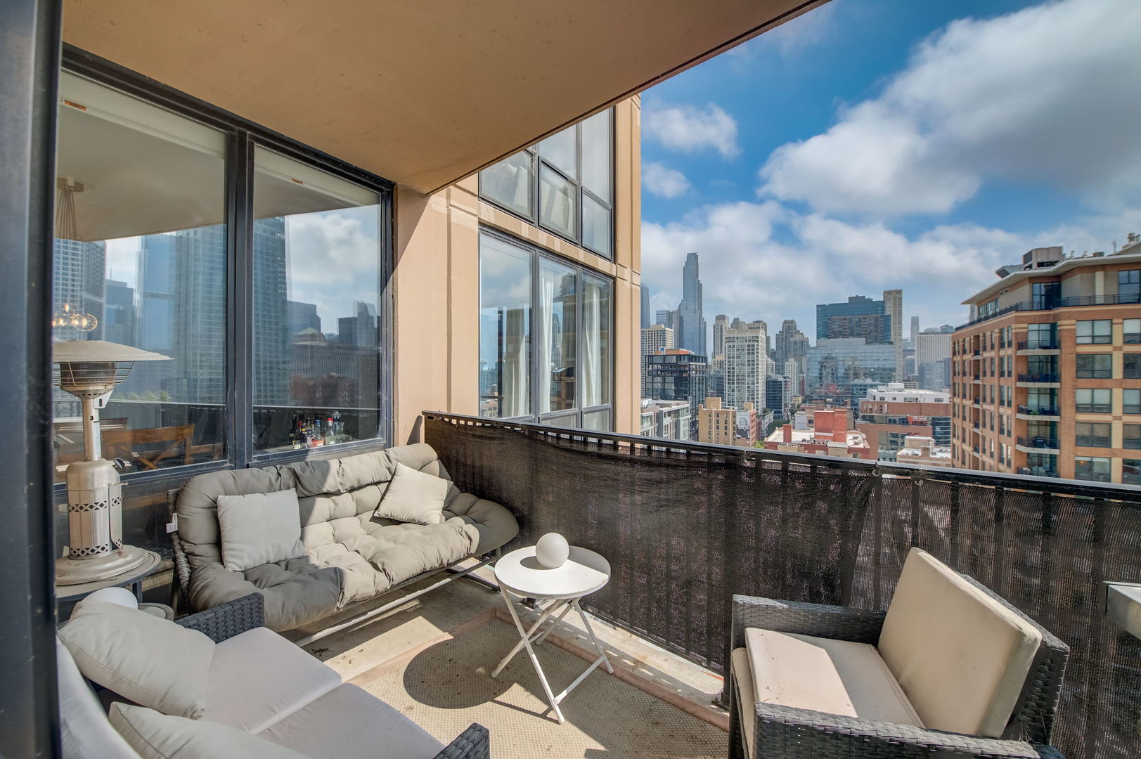 435 W Erie Street Unit: 1701