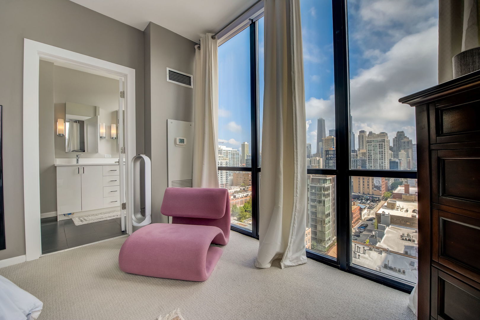 435 W Erie Street Unit: 1701