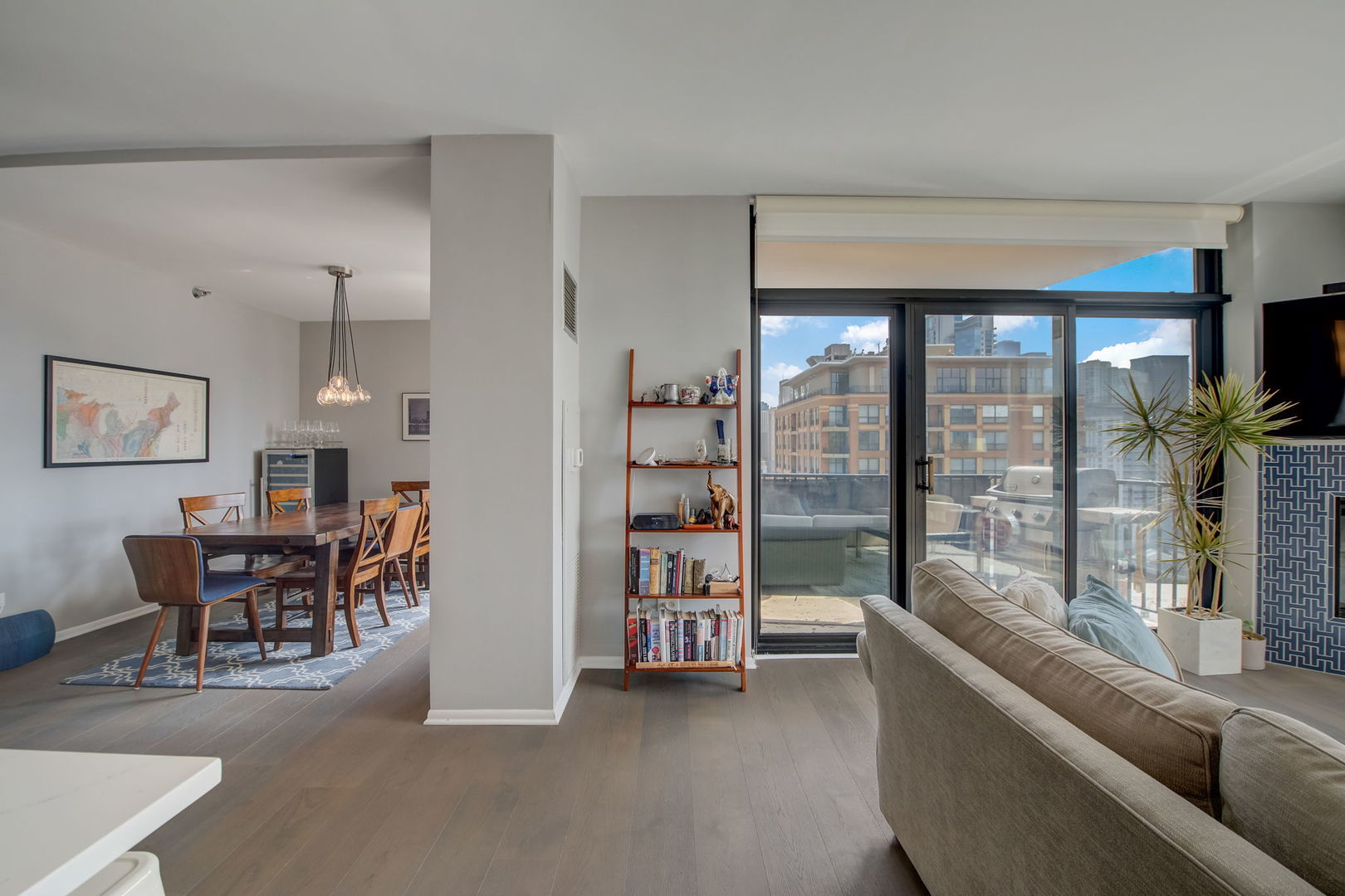 435 W Erie Street Unit: 1701