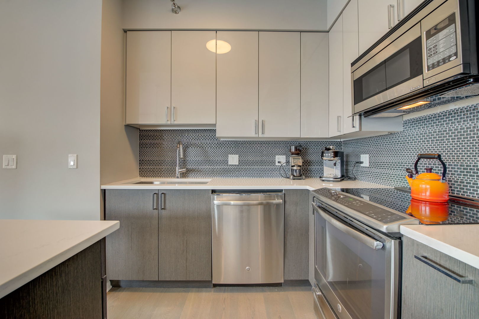 435 W Erie Street Unit: 1701