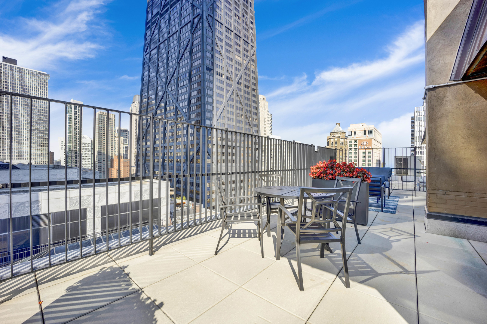 201 E Chestnut Street Unit: 19B