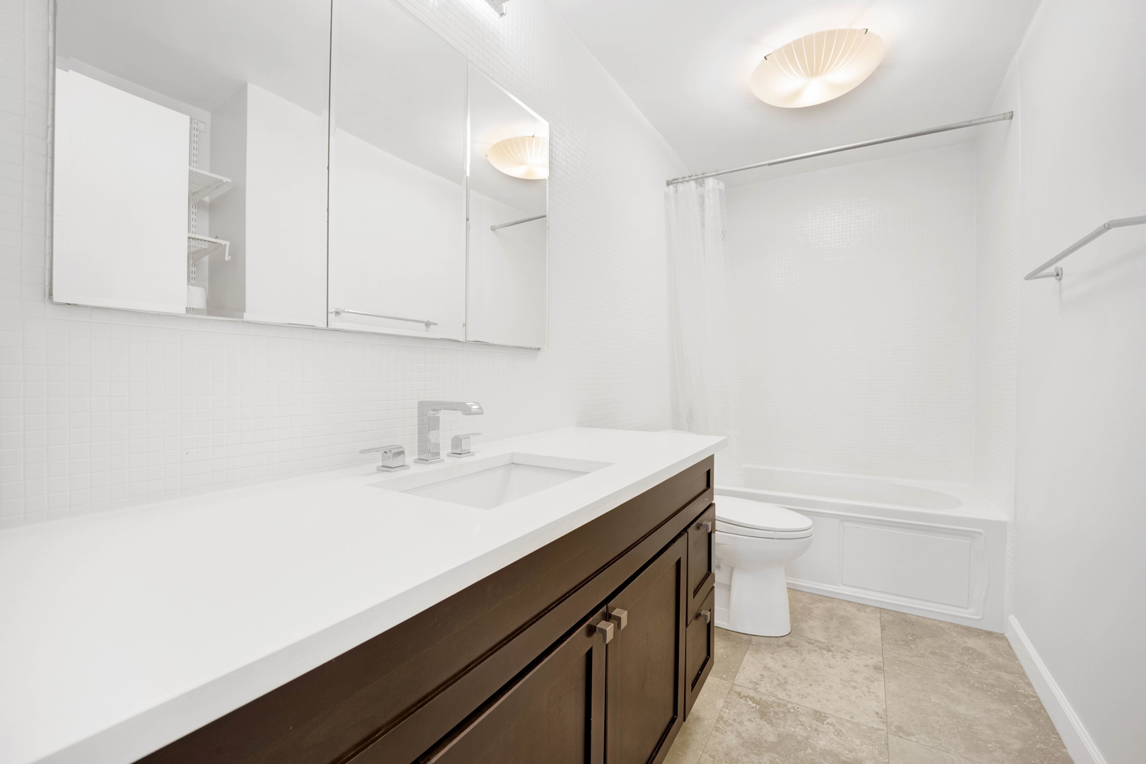 201 E Chestnut Street Unit: 19B