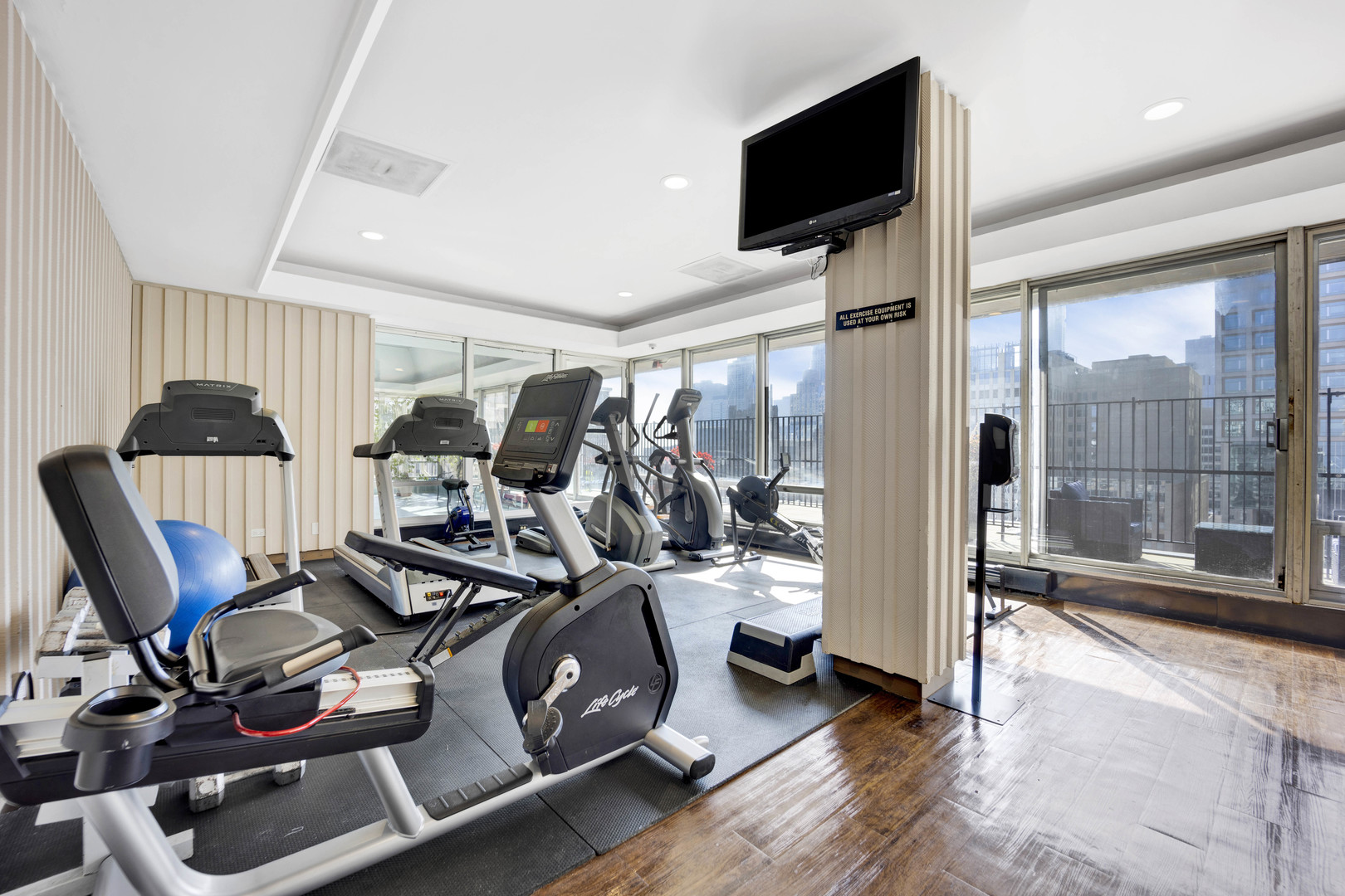 201 E Chestnut Street Unit: 19B