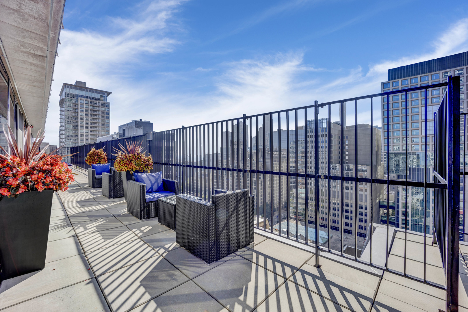 201 E Chestnut Street Unit: 19B